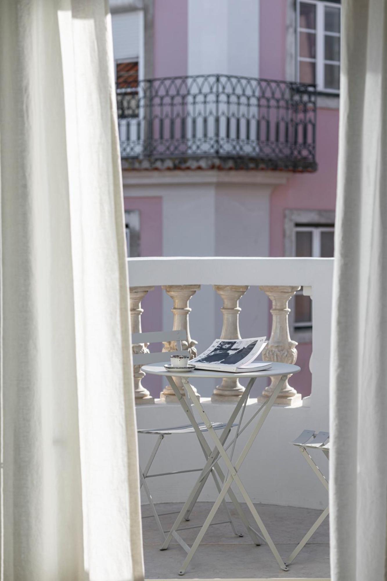 Montecarmo12 - Design Boutique Hotel Lisbon Luaran gambar